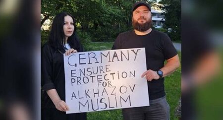 Çeçen diasporası Almanya'nın sınır dışı kararlarına karşı üç ülkede sokağa çıktı