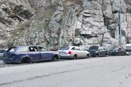 Kuzey Osetya seferberlikten kaçan Rusların terk ettiği arabaları hurdaya çıkaracak